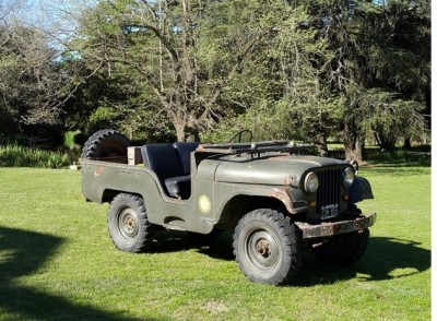 Jeep IKA 1974 3.jpg